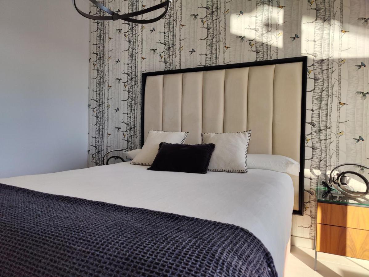 Sunset Waves Superb Apartments Benidorm Bagian luar foto